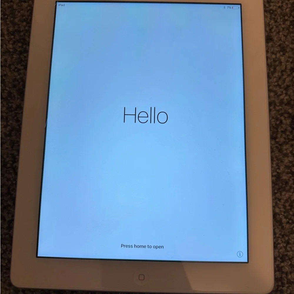 Apple IPad - Picture 3 of 7